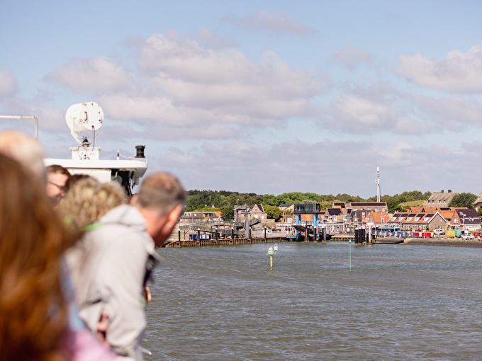 Foto van Vlieland vanaf de boot